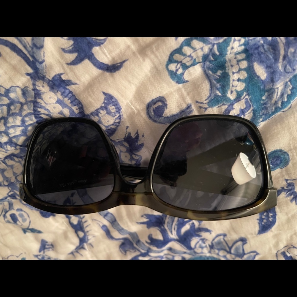 Costa Del Mar 1/2 tortoise 1/2 black sunglasses
